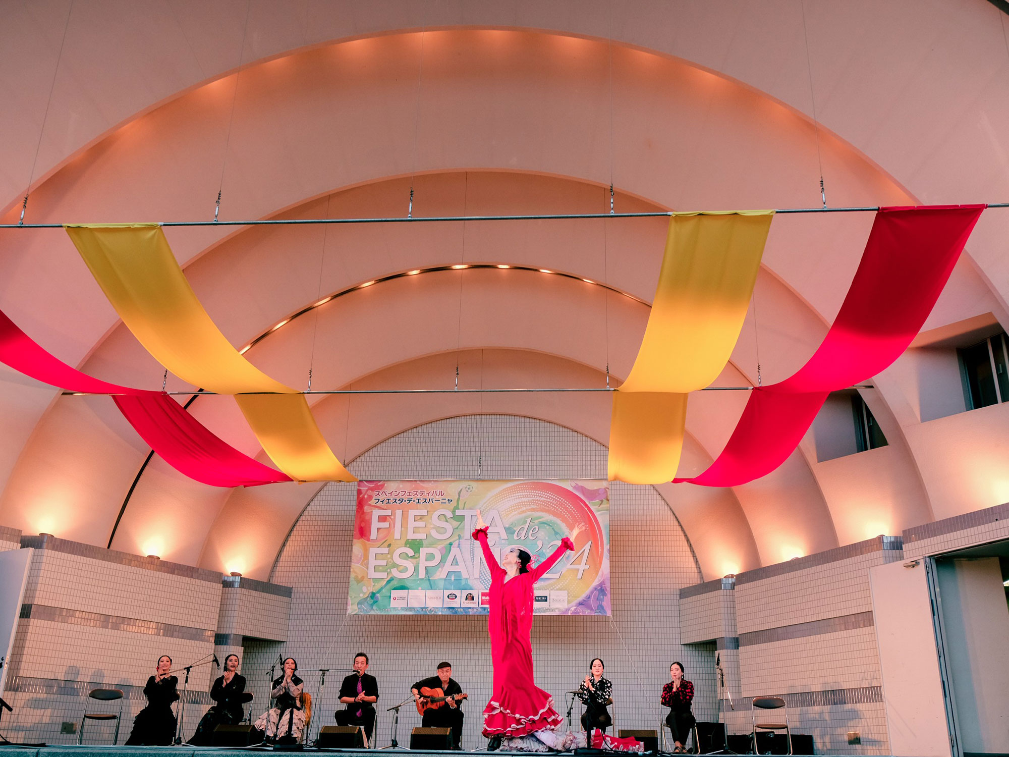 情熱のステージ、フラメンコの祭典が今年も登場